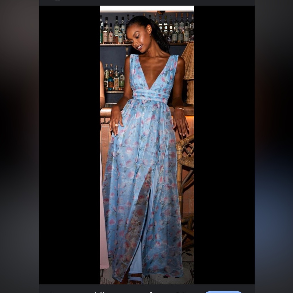 Elegant Blue Floral Maxi Dress